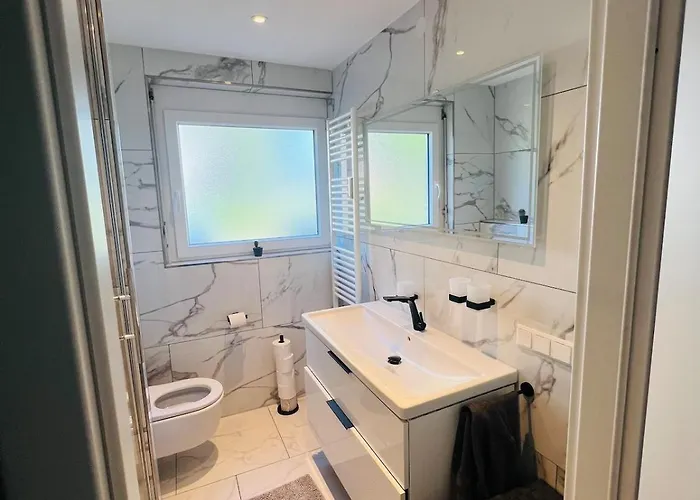 Schoene Ferien In 3 * 莱茵河畔的布赖萨赫